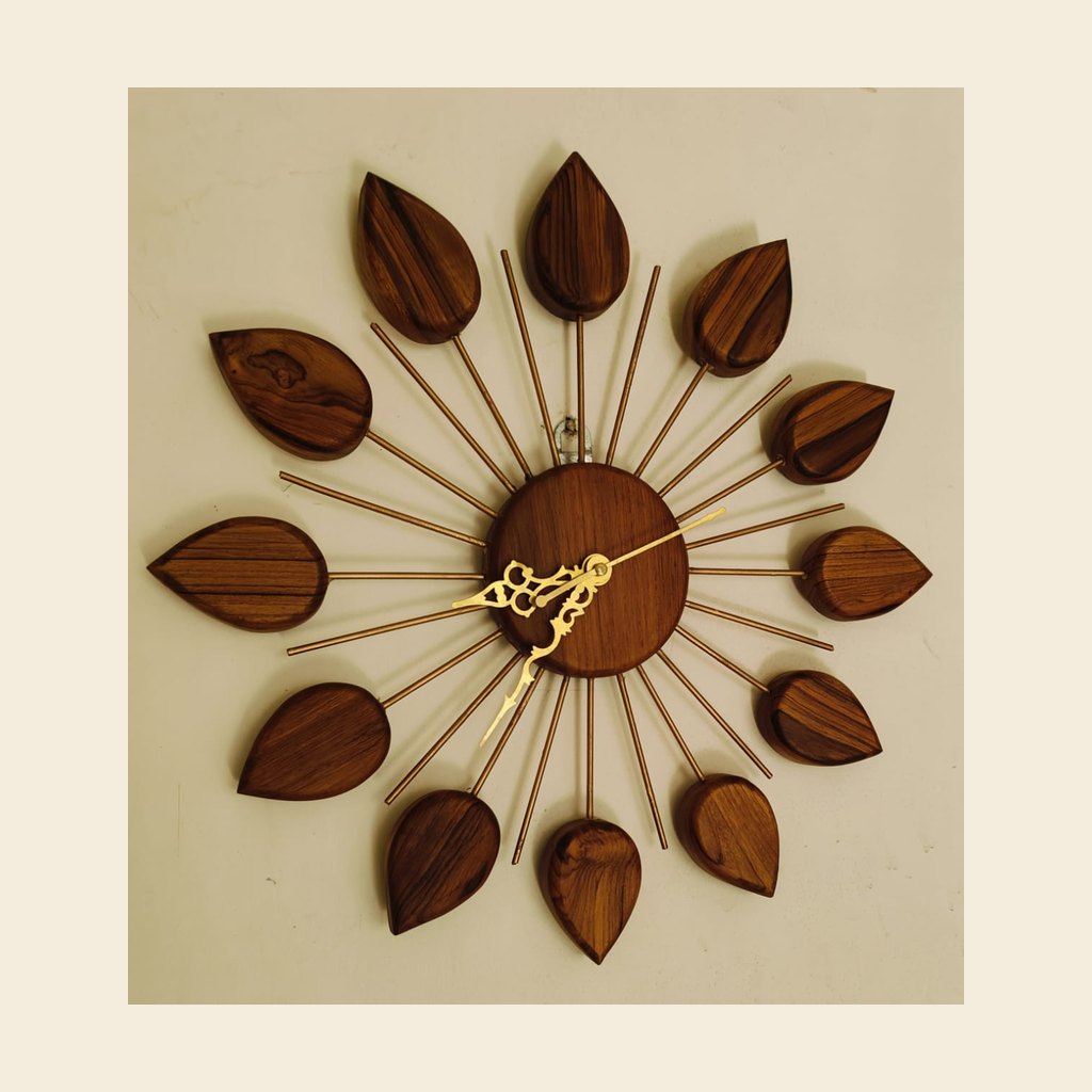 Teak Leaf Bloom Clock